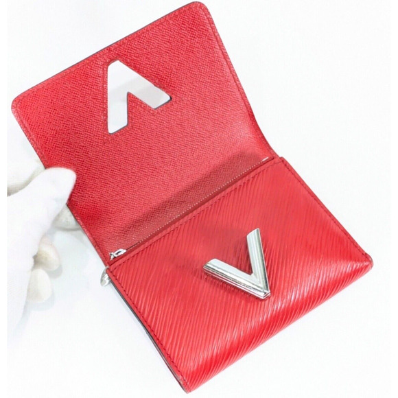 Authentic Epi Red LOUIS VUITTON Portefeuil LV Twist Compact Trifold Wallet - Picture 6 of 10